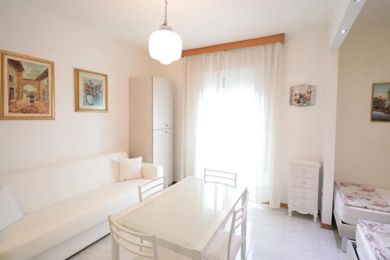 Apartment Maison 32 - Immobiliare Living Lido di Jesolo